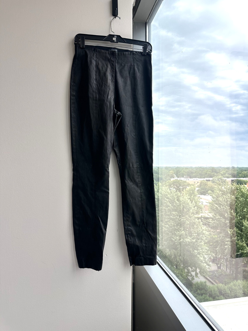 Club Monaco Women's Black Leather Legging Pants 100% Sheep Leather